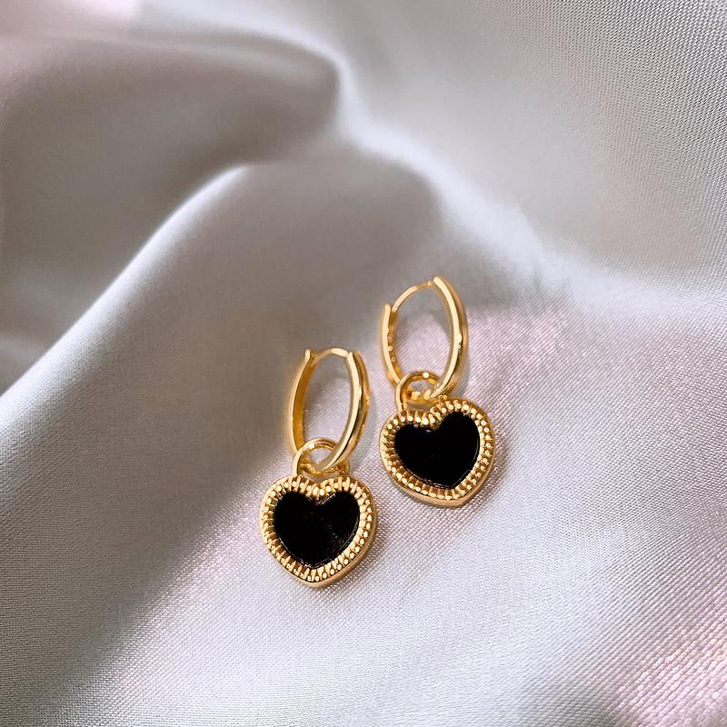 طقم مجوهرات أنيق على شكل قلب