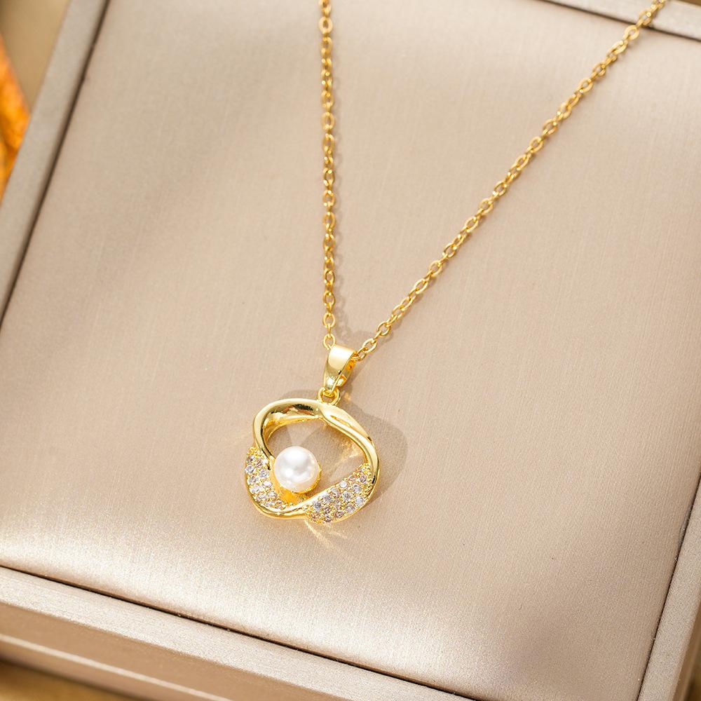 طقم مجوهرات رويال بيرل الذهبي