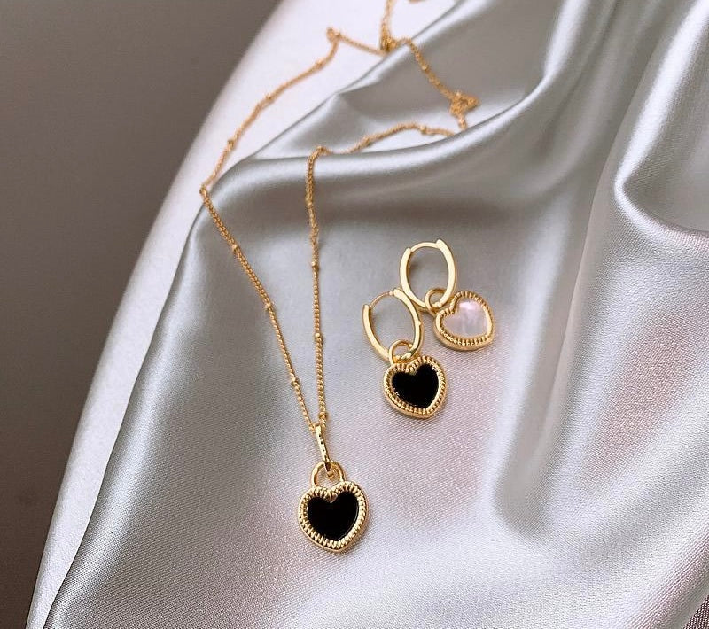 طقم مجوهرات أنيق على شكل قلب